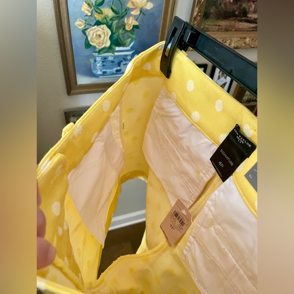 NWT Ann Taylor Petite Signature shorts pockets 3.5” inseam 4P yellow white dot - Picture 10 of 10